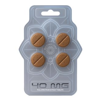 Blister zawierający cztery brązowe tabletki Elythra Labs 40 mg Full Spectrum Mitragynine Kratom Extract, ułożone w plastikowym opakowaniu z motywem kwiatowym, z logo marki i oznaczeniem dawki.
